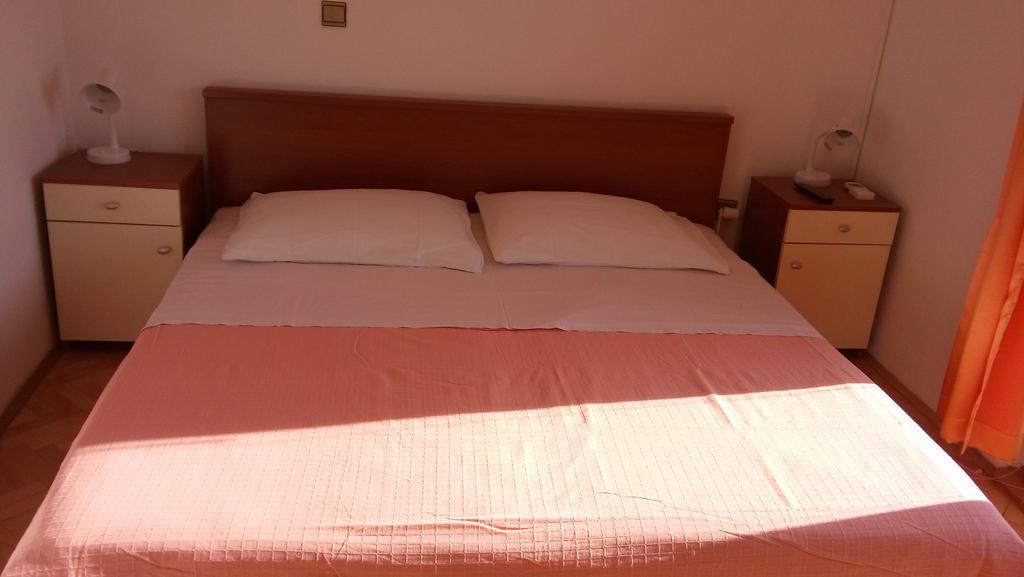Apartments And Rooms Nediljko 비빈제 외부 사진