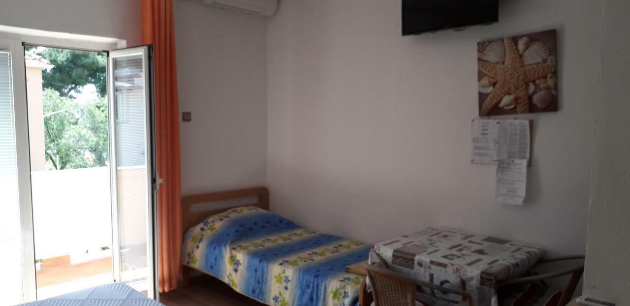 Apartments And Rooms Nediljko 비빈제 외부 사진